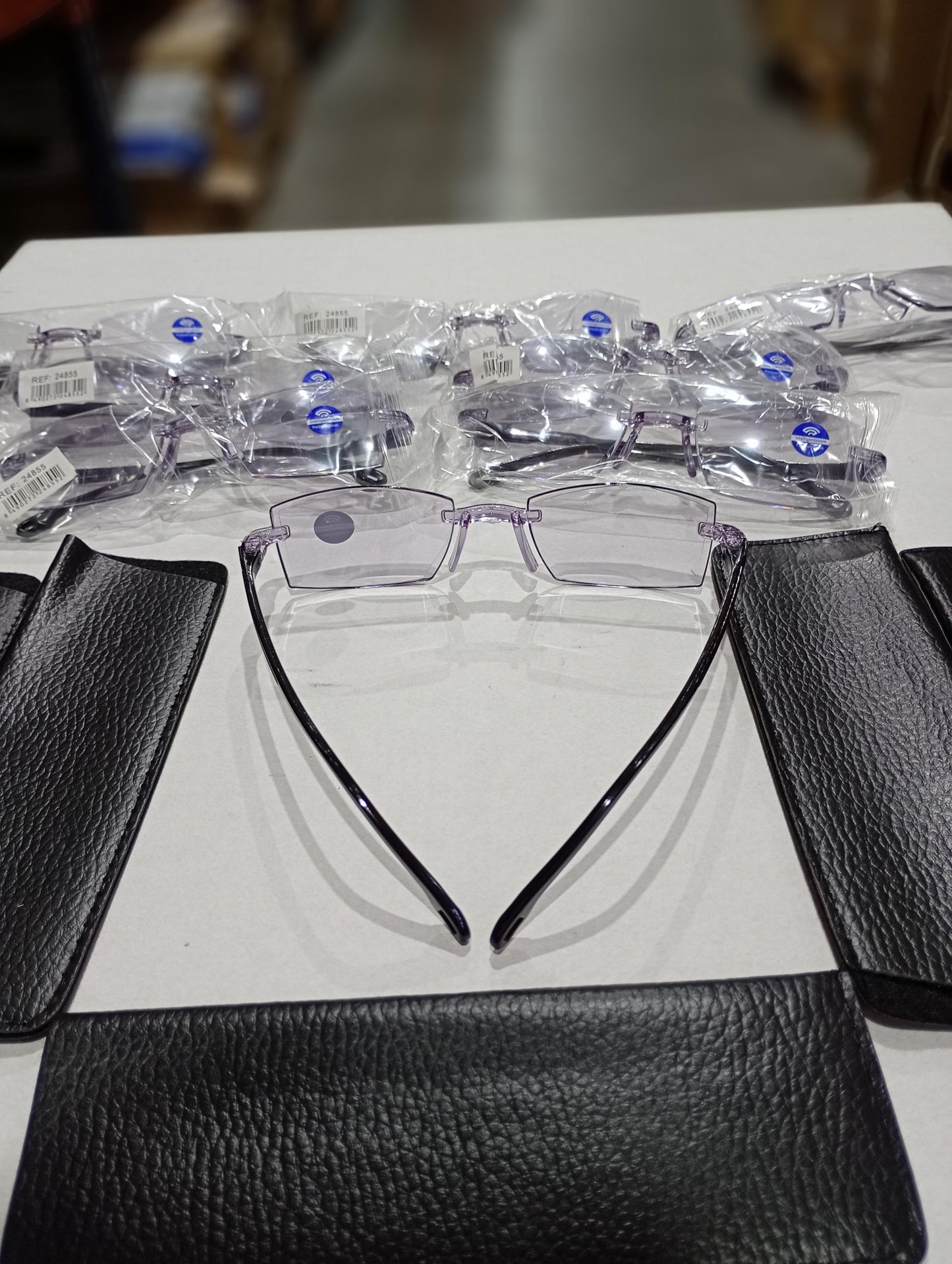 Pack de gafas antirayos azules multifocales autograduable mas funda de cuero - additional image 1